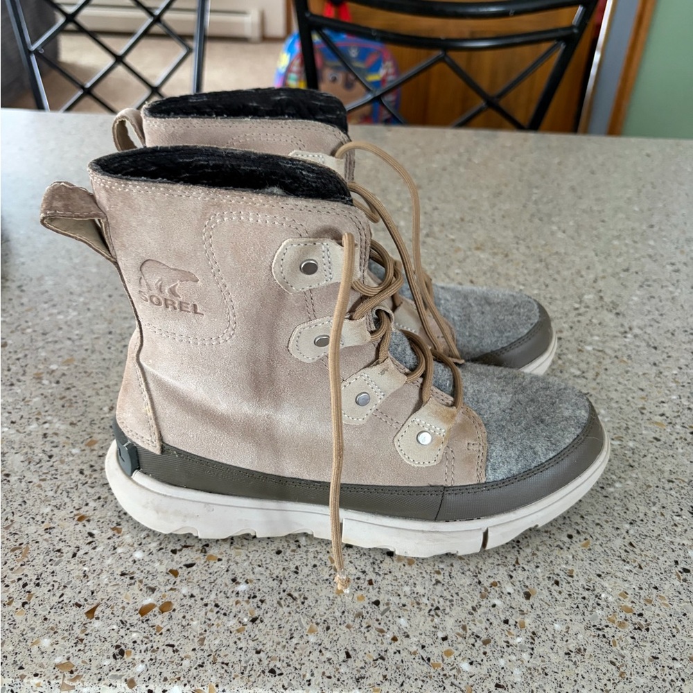 Sorel Boots - Beige and Gray
